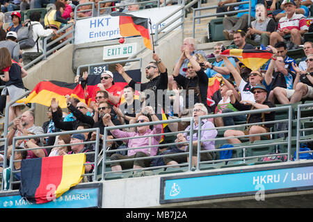 Hongkong, China. 08 Apr, 2018. Rugby Sevens Turnier in Hongkong vom 5. bis 8. April 2018, Halbfinale Deutschland gegen Chile, Deutsche Rugby Fans. - Keine LEITUNG SERVICE-Credit: Jürgen Keßler/dpa/Alamy leben Nachrichten Stockfoto