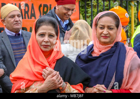 Glasgow, UK. 8. April 2018. Tausende Sikhs aus ganz Schottland met in Glasgow Parade in der traditionellen Festival der Vaisakhi, wenn engagierte Sikhs, männlich und weiblich, feiern Khaldsa. Credit: Findlay/Alamy leben Nachrichten Stockfoto