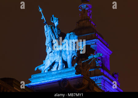 Hull, Großbritannien. 7. April 2018. Britische Nachrichten: von Hull Guild Hall, beleuchtete als Teil des New "Goldene Stunde", Beleuchtung, entworfen vom Künstler Nayan Kulkarni. Hull, Großbritannien Stadt der Kultur 2017, East Yorkshire, Großbritannien. 7. April 2018. Quelle: LEE BEEL/Alamy leben Nachrichten Stockfoto