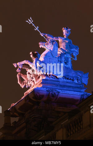 Hull, Großbritannien. 7. April 2018. Britische Nachrichten: von Hull Guild Hall, beleuchtete als Teil des New "Goldene Stunde", Beleuchtung, entworfen vom Künstler Nayan Kulkarni. Hull, Großbritannien Stadt der Kultur 2017, East Yorkshire, Großbritannien. 7. April 2018. Quelle: LEE BEEL/Alamy leben Nachrichten Stockfoto