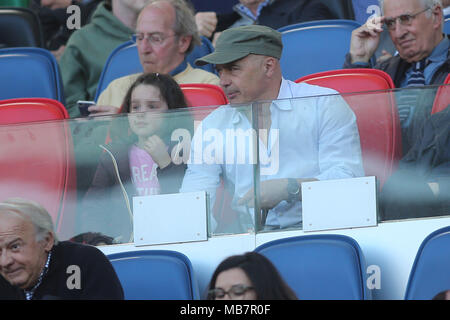 Rom, Italien. 07 Apr, 2018. 07.04.2018. Stadio Olimpico, Rom, Italien. Vip Tribüne: Luca Zingaretti e figlia Credit: Unabhängige Fotoagentur/Alamy leben Nachrichten Stockfoto