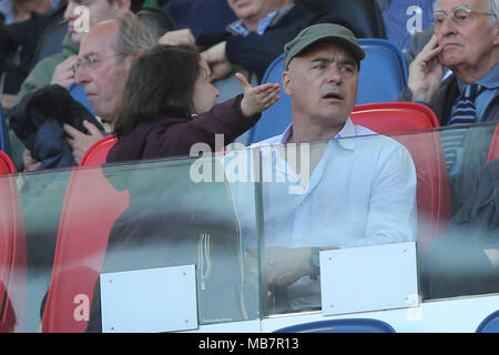 Rom, Italien. 07 Apr, 2018. 07.04.2018. Stadio Olimpico, Rom, Italien. Vip Tribüne: Luca Zingaretti e figlia Credit: Unabhängige Fotoagentur/Alamy leben Nachrichten Stockfoto