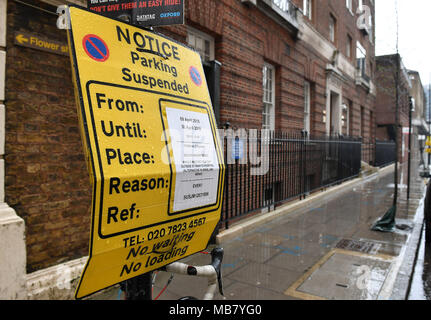 Neue Parkplätze Einschränkungen haben vor die Lindo Flügel der St Mary's Hospital in London Paddington, wo die Herzogin von Cambridge bedingt ist Geburt zu geben. Stockfoto