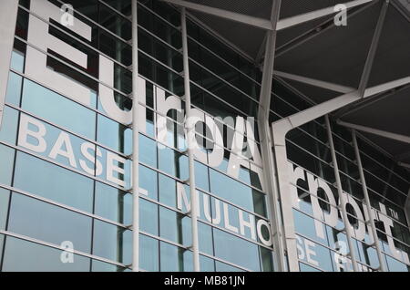 Das Gebäude des Terminals des EuroAirport (Basel, Mulhouse, Freiburg), Basel, Schweiz, Januar 2018 Stockfoto