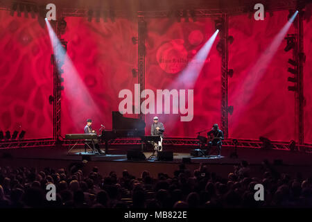 Die deutschen Soul- und R&B-Sänger Xavier Naidoo live bei der 25 Blue Balls Festival in Luzern, Schweiz Stockfoto