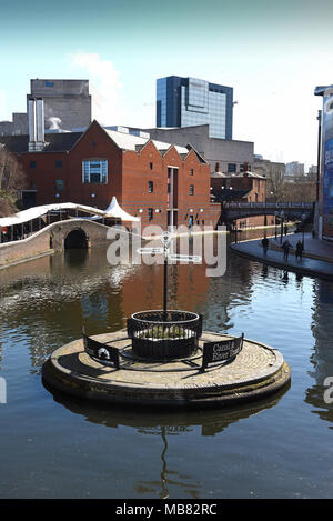 Alte abbiegen Ausfahrt auf den Kanälen neben Brindleyplace, Birmingham, West Midlands, England, Großbritannien Stockfoto