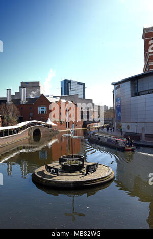 Alte abbiegen Ausfahrt auf den Kanälen neben Brindleyplace, Birmingham, West Midlands, England, Großbritannien Stockfoto