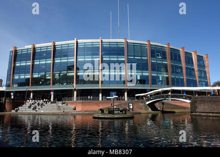 Die NIA oder National Indoor Arena und Kanäle neben Brindleyplace, Birmingham, West Midlands, England, Großbritannien Stockfoto