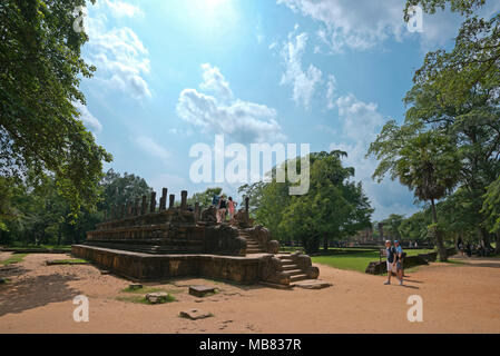 Horizontale Ansicht der Montagehalle in Polonnaruwa, Sri Lanka. Stockfoto