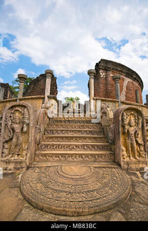 Vertikale Ansicht des Vatadage in Polonnaruwa, Sri Lanka. Stockfoto