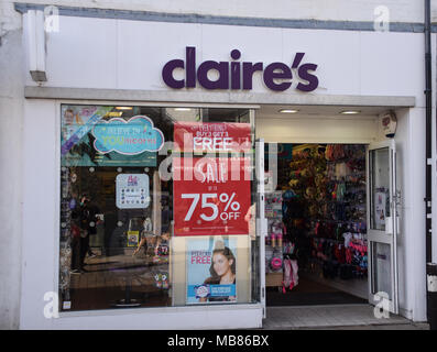 Hove, Großbritannien - 27 März 2018: Claires Zubehör Shop in der George Street Stockfoto