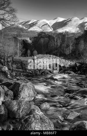 Ashness Brücke in Keswick. Stockfoto