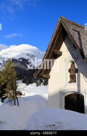 Blick auf die stadt Lech am Arlberg, Alpine Ski Resort in der Nähe von Zürs, St. Anton und Stuben am Arlberg in Österreich. Stockfoto