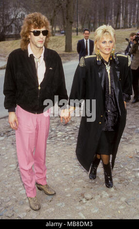 BRITT EKLAND schwedische Schauspielerin mit Slim Jim Phantom 1991 Stockfoto