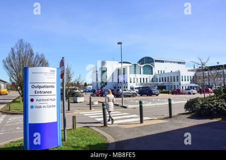 Ashford Hospital, Ashford und St. Peter's Hospitals NHS Trust, London Road, Ashford, Surrey, England, Vereinigtes Königreich Stockfoto