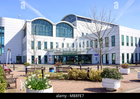 Ashford Hospital, Ashford und St. Peter's Hospitals NHS Trust, London Road, Ashford, Surrey, England, Vereinigtes Königreich Stockfoto