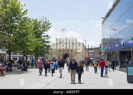 Bargate von oben Bar Street, Southampton, Hampshire, England, Vereinigtes Königreich Fußgängerzone Stockfoto