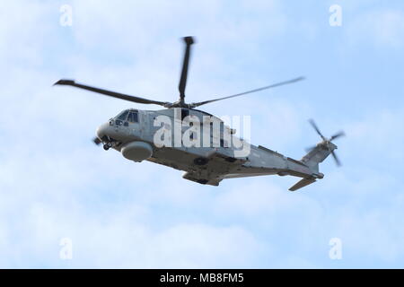 ZH 847, ein AgustaWestland Merlin HM1 von der Royal Navy betrieben (Fleet Air Arm), am Flughafen Prestwick, Ayrshire. Stockfoto