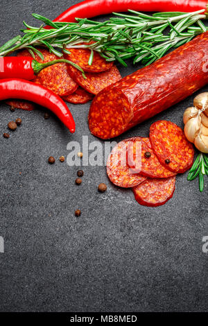 Bio salami Wurst oder spanische Chorizo getrocknet Stockfoto