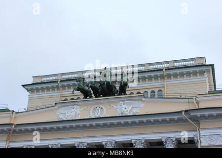 SAINT-Petersburg, Russland - Juli 14, 2014: Nacht Petersburg bei Sonnenuntergang Stockfoto