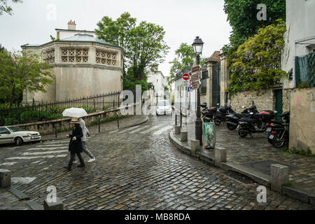 Die Straßen von Montmartre auf die Basilika des Heiligen Herzen von Paris in Frankreich Stockfoto