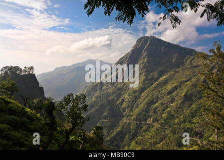 Horizontale Panoramablick von Ella Rock in Ella, Sri Lanka. Stockfoto