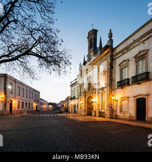 Arco da Vila in der Altstadt von Faro Cityin Algarve - Portugal. Stockfoto