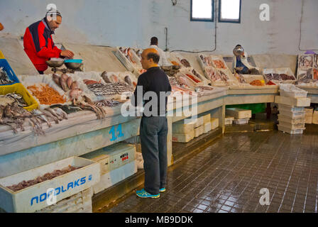 Fisch und Meeresfrüchte Stände, Marche Central, Central Market, Casablanca, Marokko, Nordafrika Stockfoto