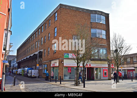 Die Central Post Office Building in Fitzgeralds Woodlands House Hotel, im Zentrum der Stadt von Bridgend ist auf dem Gelände des ehemaligen Rathauses, das 1974 abgerissen wurde. Stockfoto