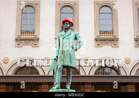 STOCKHOLM, Schweden - 17. OKTOBER 2013: Satue von Nils Ericson vor dem Bahnhof in Stockholm. Stockfoto