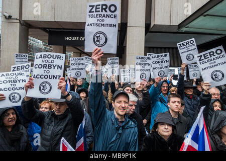 London, Großbritannien. 8. April 2018. Ein Antisemitismus protestieren gegen Jeremy Corbyn, außerhalb der Labour Party Büros in Victoria Street. Credit: Guy Bell/Alamy leben Nachrichten Stockfoto