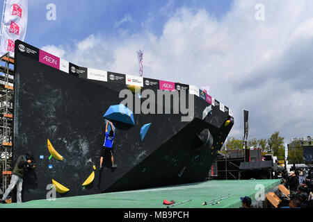 Hiroshima, Japan. Credit: MATSUO. 8 Apr, 2018. Allgemeine Ansicht BOULDERN Bouldern: IFSC Internationale Serie Männer Finale während der fise World Series Hiroshima Hiroshima 2018 Erste Städtische Stadion in Hiroshima, Japan. Credit: MATSUO. K/LBA SPORT/Alamy leben Nachrichten Stockfoto