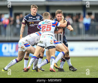 Wakefield, Großbritannien. 08.04.2018, Beaumont rechtliche Stadion, Wakefield, England; Betfred Super League Rugby, Wakefield Trinity v Leeds Rhinos; Matt Parcell von Leeds Rhinos wird von Ryan Hampshire Wakefield Trinity Credit angegangen: Aktuelles Bilder/Alamy leben Nachrichten Stockfoto