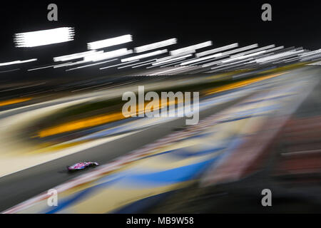 Sakhir, Bahrain. 08 Apr, 2018. OCON Esteban (fra), Force India F1 VJM11, Maßnahmen während 2018 Formel 1 FIA-Weltmeisterschaft, Bahrain Grand Prix | Verwendung der weltweiten Kredit: dpa/Alamy leben Nachrichten Stockfoto