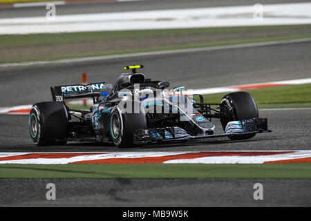 Sakhir, Bahrain. 08 Apr, 2018. Motorsport: FIA Formel Eins-Weltmeisterschaft 2018, Grand Prix von Bahrain, #77 Valtteri Bottas (FIN, MERCEDES AMG PETRONAS), | Verwendung der weltweiten Kredit: dpa/Alamy leben Nachrichten Stockfoto