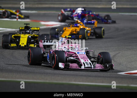 Sakhir, Bahrain. 08 Apr, 2018. OCON Esteban (fra), Force India F1 VJM11, Maßnahmen während 2018 Formel 1 FIA-Weltmeisterschaft, Bahrain Grand Prix | Verwendung der weltweiten Kredit: dpa/Alamy leben Nachrichten Stockfoto
