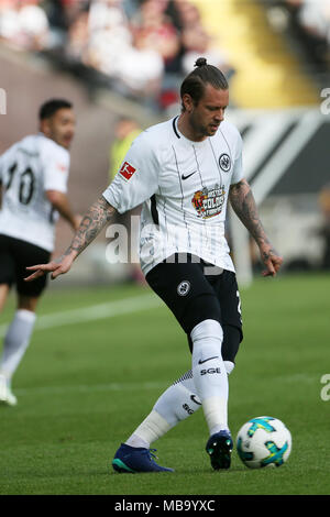 08 April 2018, Deutschland, Frankfurt/Main: Fussball, Bundesliga, Eintracht Frankfurt gegen 1899 Hoffenheim in der Commerzbank-Arena. Die Frankfurter Marco Russ. Foto: Thomas Frey/dpa Stockfoto