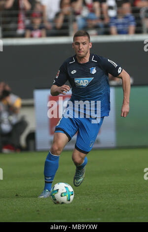 08 April 2018, Deutschland, Frankfurt/Main: Fussball, Bundesliga, Eintracht Frankfurt gegen 1899 Hoffenheim in der Commerzbank-Arena. Von 1899 Hoffenheim Pavel Kaderabek. Foto: Thomas Frey/dpa Stockfoto