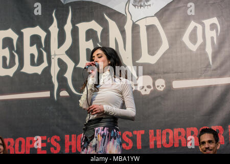 DORTMUND, Deutschland - 8 April: Schauspielerin Dana DeLorenzo (Ash vs Evil Dead) am Wochenende in der Hölle, einem Zweitägigen (April 7-8 2018) Horror-themed Fan Convention. Quelle: Markus Wissmann/Alamy leben Nachrichten Stockfoto