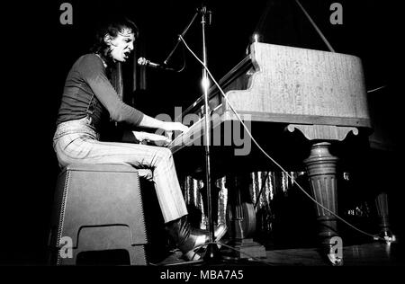 Philippe Gras/Le Pictorium - Jacques Higelin - 1975 - Frankreich/Ile-de-France (Region) / Paris - Jacques Higelin, Konzert im Olympia, 1975 Stockfoto