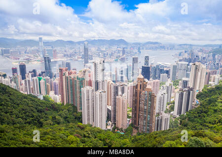 Hong Kong City, Luftaufnahme vom Victoria Peak Sicht im sonnigen Sommer Tag genommen Stockfoto