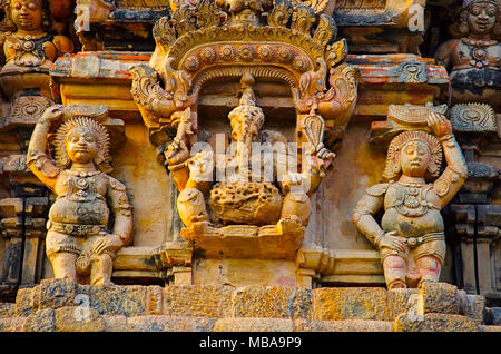 Stein Idol von Lord Ganesha auf der Gopuram des Brihadishvara Tempel, Thanjavur, Tamil Nadu, Indien. Hindu Tempel zu Lord Shiva gewidmet, es i Stockfoto