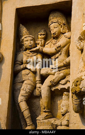 Geschnitztes Idol an der Außenwand des Kanchi-Kailasanathar-Tempels, Kanchipuram, Tamil Nadu, Indien. Ältester Hindu-Shiva-Tempel Stockfoto