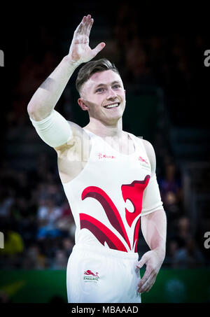 England's Nil Wilson gewinnt Silber auf Parallel Bars der Männer an der Coomera Sporthalle am Tag fünf der Commonwealth Games 2018 in der Gold Coast, Australien. Stockfoto