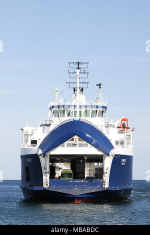 Hou, Dänemark - 28 April 2015: Fähre Navigation zwischen dem Hafen von Hou in der Nähe von Odder in Jütland und die idyllische Insel Samsö Stockfoto