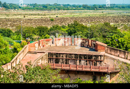 Mauern des Agra Fort. UNESCO-Weltkulturerbe in Indien Stockfoto