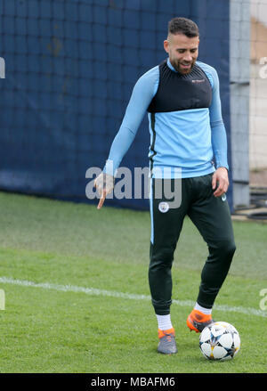 Von Manchester City Nicolas Otamendi während des Trainings an der CFA, Manchester. Stockfoto