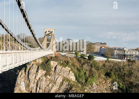 Die brunel Clifton Suspension Bridge im Schnee, Bristol Stockfoto