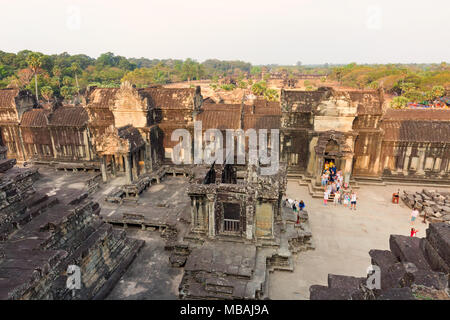 Tempel Angkor Wat Kambodscha - Blick auf die obere von der oberen Ebene, Angkor Wat, Angkor UNESCO Weltkulturerbe, Kambodscha Asien Stockfoto