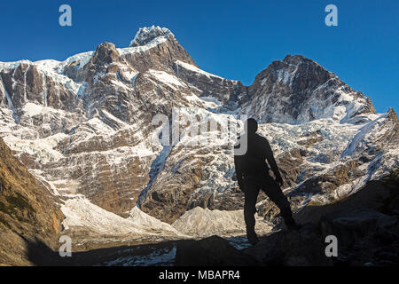 Wanderer, Mirador del Francés, Valle Francés, Torres del Paine Nationalpark, Patagonien, Chile Stockfoto